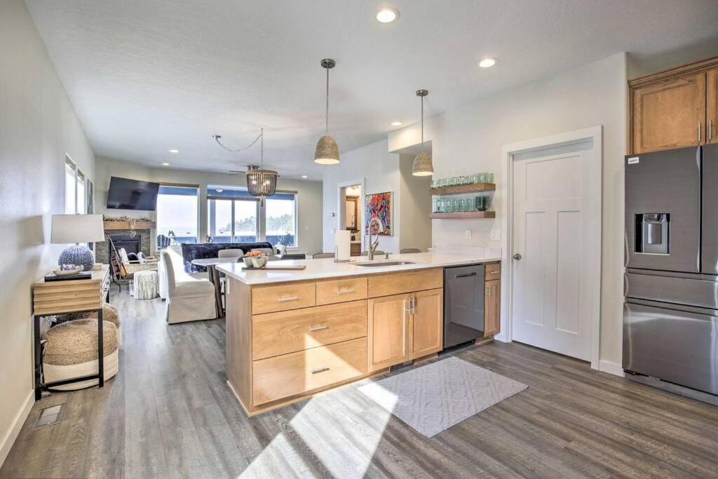 Modern Oregon Retreat W/ Deck, Hot Tub, Ocean View Депо Бей Екстериор снимка